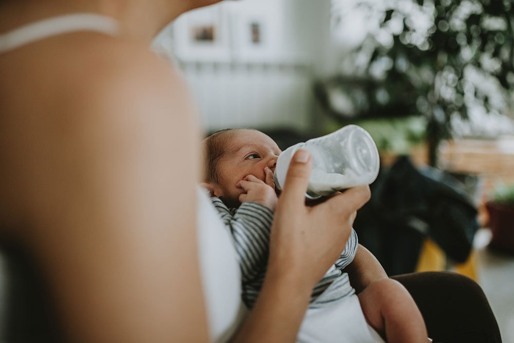 Bottle Feeding Your Newborn – Pregnancy & Newborn Magazine