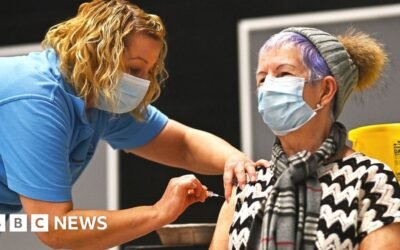 Covid: Over-65s called for jabs as hospital cases rise