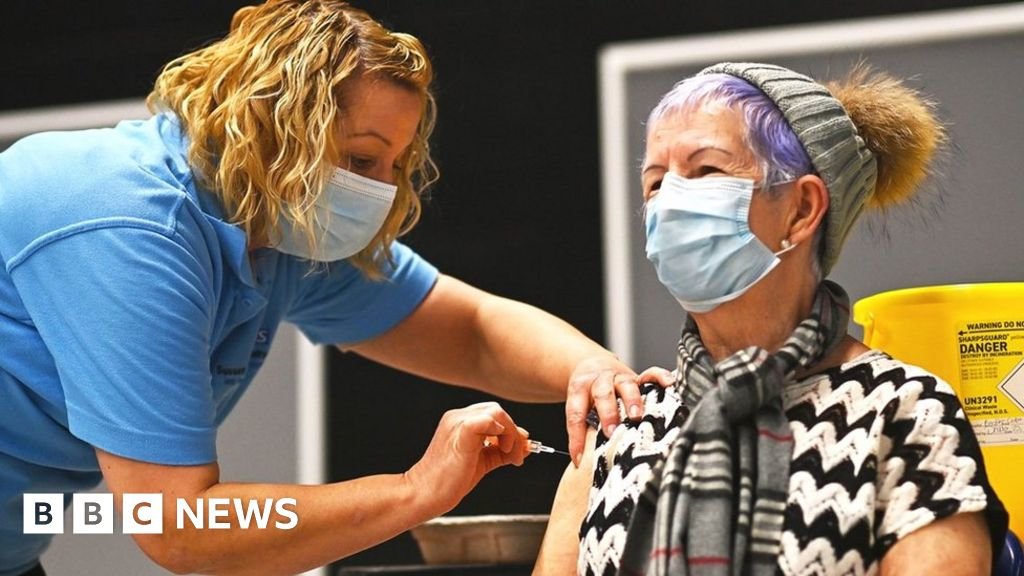 Covid: Over-65s called for jabs as hospital cases rise