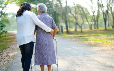 Navigating the Path of Elderly Care: Identifying When Your Aging Parent Needs Assistance