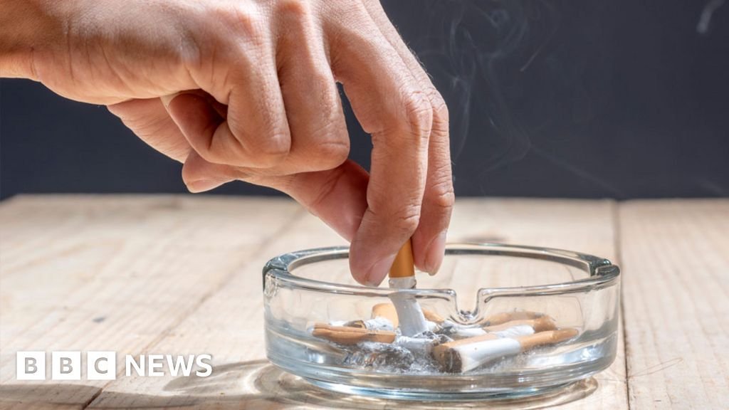 New Zealand smoking ban: Health experts criticise new government's shock reversal