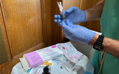 Hospitales de California y defensores buscan financiación estable para retener a navegadores de salud conductual